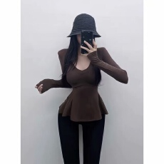 批发实价不减~辣妹长袖长款荷叶边下摆V领T恤收腰显瘦百搭上衣女