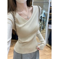 批发实价<b class='q'>大码</b>不规则交叉毛衣针织打底衫女秋冬修身内搭温柔感显瘦上衣