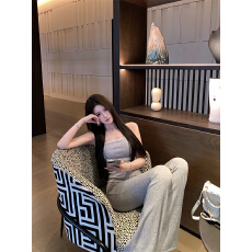 批发实拍实价 尔湾贵<b class='q'>家</b>女灰色针织套装木耳边抹胸上衣休闲裤两件套