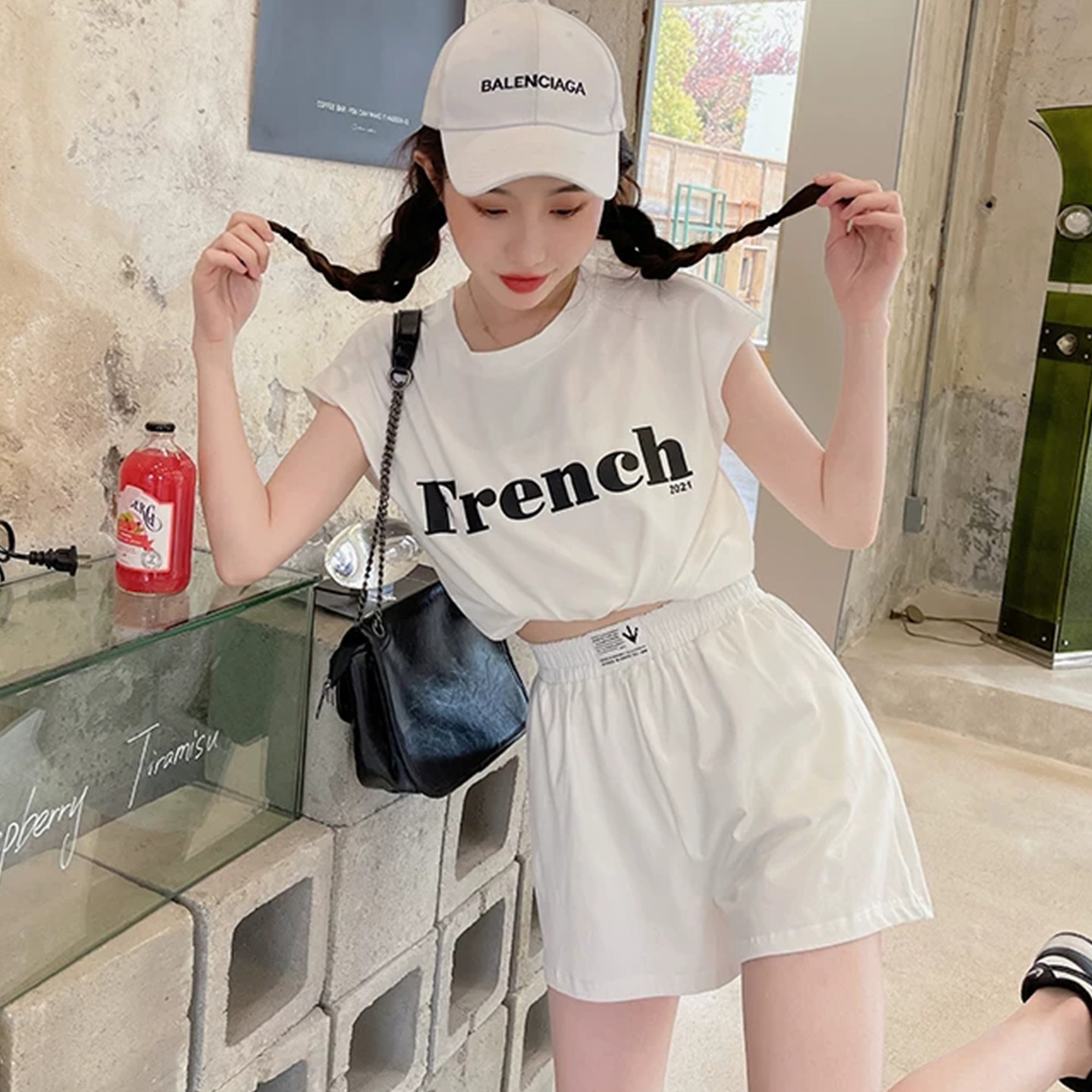 새로운 소금 부서 연령 감소 알파벳 세트 여성 여름 운동 바람 백리스 맨위 넓은 다리가 짧다. 바지 두 조각 여성 세트