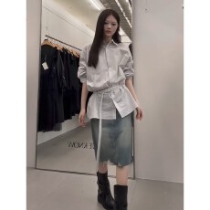 批发实价有货法式设计感收腰条纹<b class='q'>衬衫</b>上衣女高腰A字<b class='q'>牛仔</b>半身裙套装