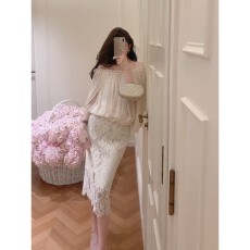 批发实价有货法式白色一字肩<b class='q'>长袖</b>褶皱花边系带衬衫显瘦蕾丝半身裙套装