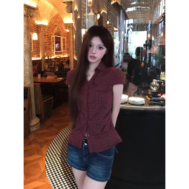 정가 재고 있음 여름 새로운 빨간색 체크무늬 몸매 가꾸기 반팔 여성 셔츠 하이웨이스트 데님 반바지 패션 세트