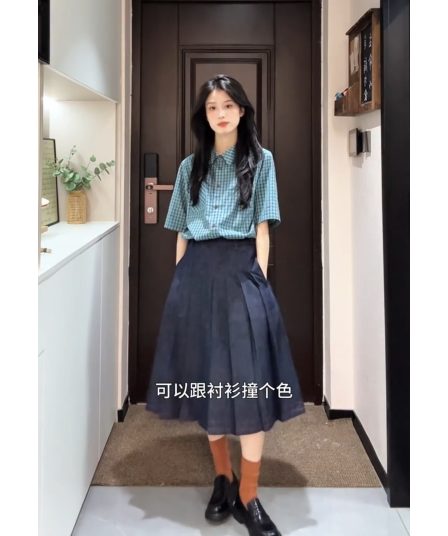 정가 출퇴근 학원 스타일 체크무늬 반팔 폴로 칼라 셔츠 디자인 센스 슬림해 보이는 플리츠 반신 치마 세트