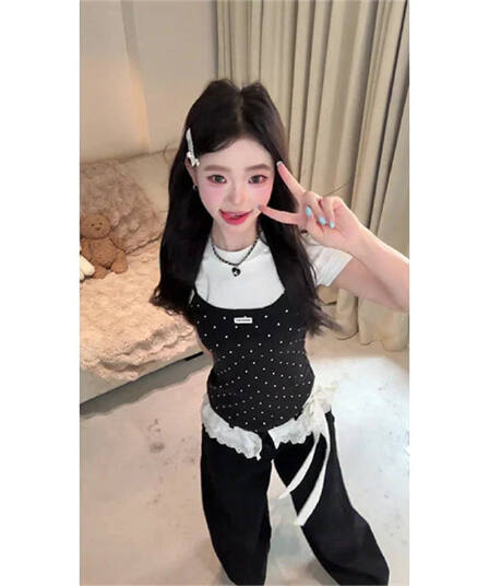 정가 재고 있음 배색 패치워크 페이크 레이어드 도트 무늬 반팔 티셔츠 여성 디자인 센스 다용도 몸매 가꾸기 슬림해 보이는 맨위