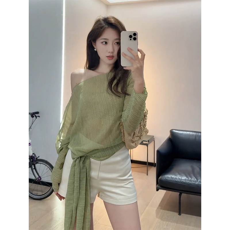 정가 한 부서 비스듬한 어깨 스트랩 자외선 차단 블라우스 맨위 여성 여름 하이웨이스트 슬림해 보이는 캐주얼 반바지 세트