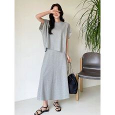 批发有货<b class='q'>韩国</b>套装女2026夏季新款优雅气质后背开叉短袖上衣加半身<b class='q'>长裙</b>
