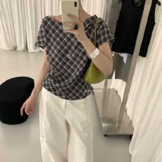 批发复古<b class='q'>格子</b>韩版一字肩衬衫上衣女T恤