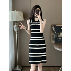 批发POLO<b class='q'>翻领</b>无袖条纹针织<b class='q'>连衣裙</b>女夏单排扣修身收腰直筒中长款背心裙