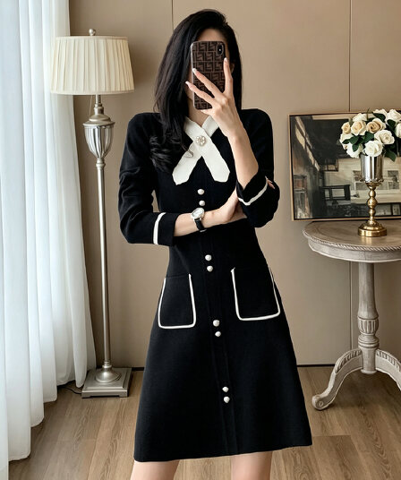 프랑스식 작은 샤넬 스타일 나비 매듭 칼라 긴팔 니트 드레스 진주 단추 더블 주머니 허리 수축 슬림해 보이는 A라인 스커트