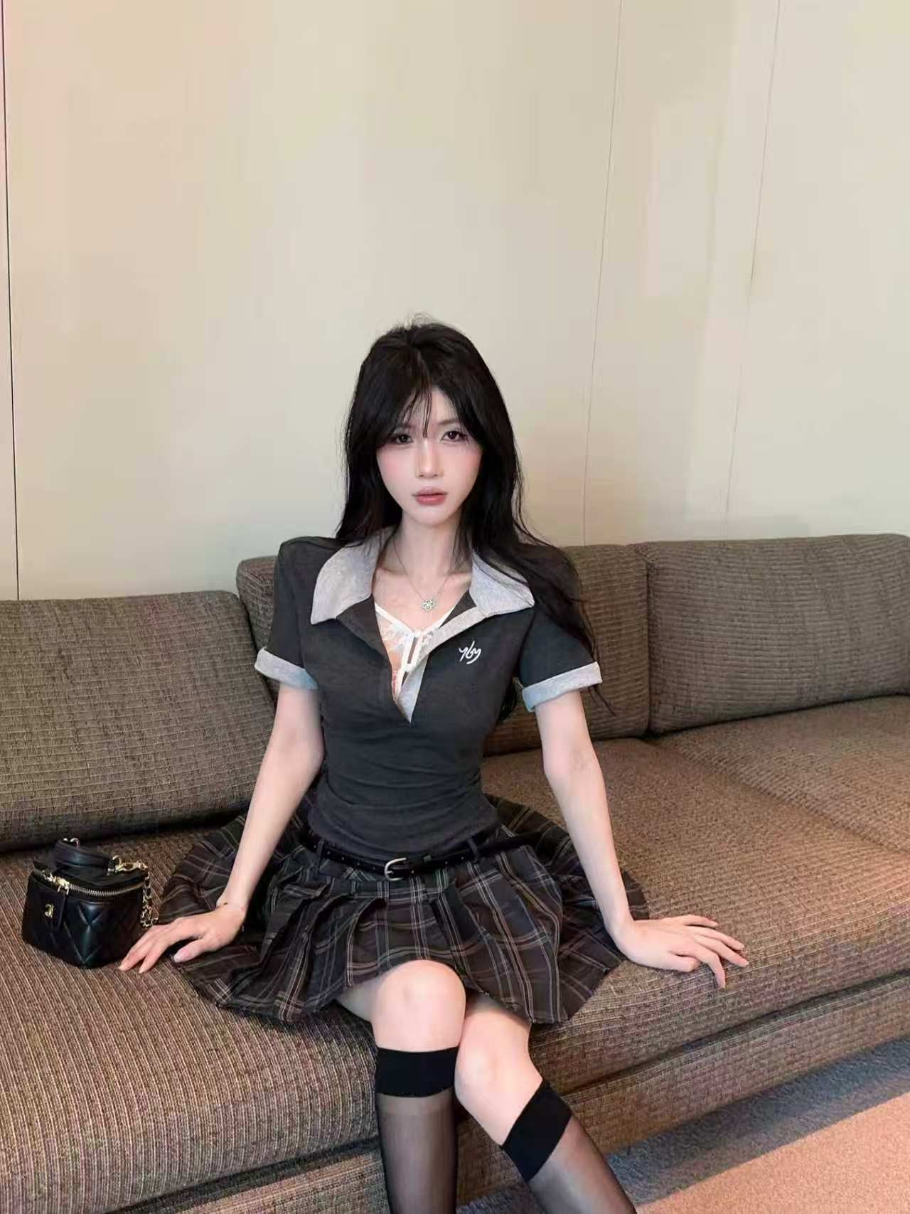 실사 페이크 레이어드 POLO 칼라 긍정적 인 어깨 반팔 티셔츠 여성 여름 2026 새로운 아메리칸 허리 수축 슬림해 보이는 핫걸 세트