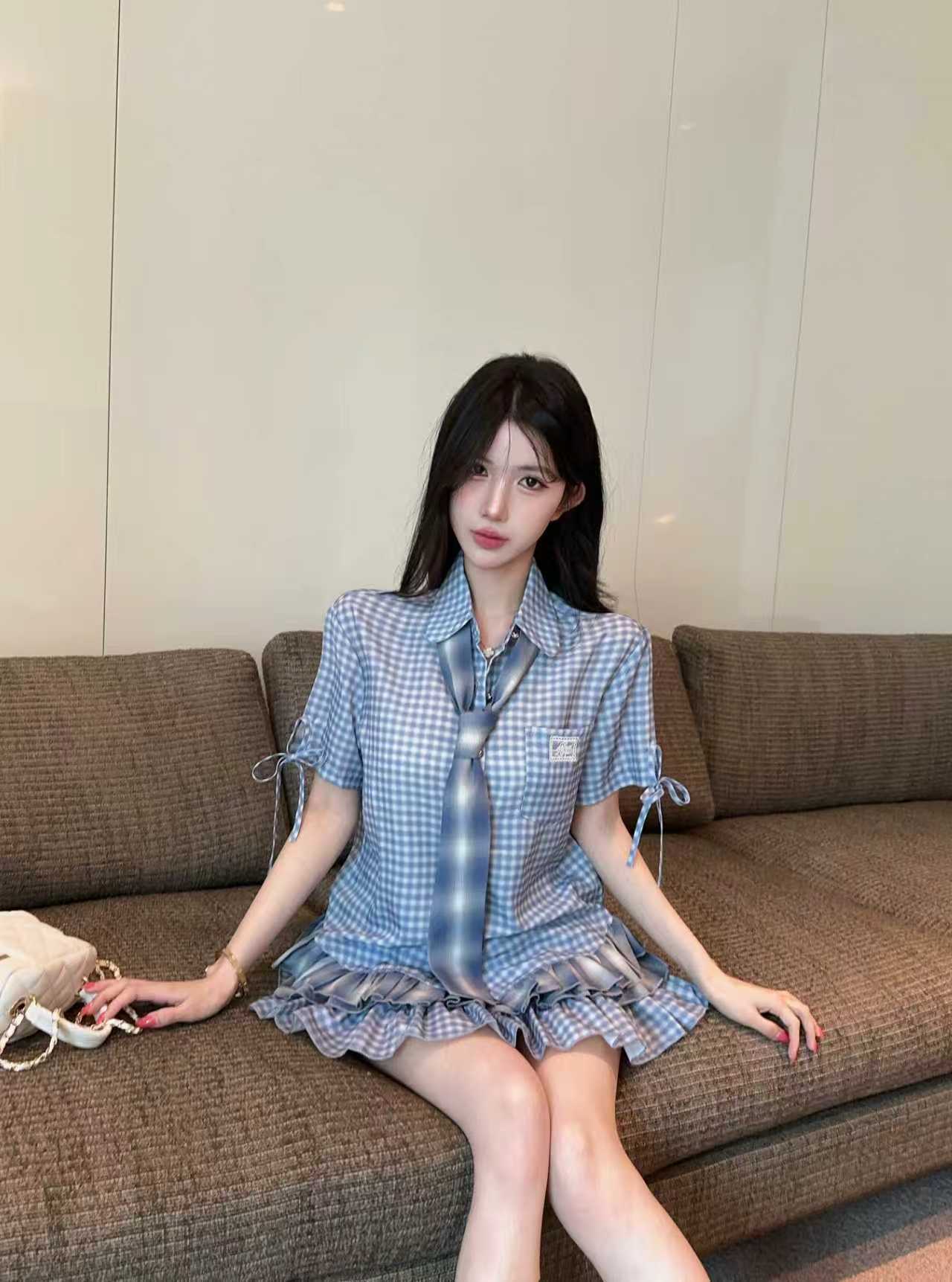 실사 학원 스타일 디자인 센스 레이스 밑단 체크무늬 넥타이 베이비 칼라 파란색 체크무늬 반팔 여성 셔츠