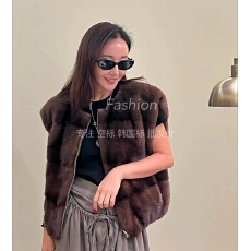 批发有货 <b class='q'>韩国</b>东大门女装两面穿棉服马甲水貂皮草马甲外套帽子可拆卸