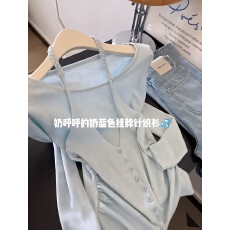 甜美风单排扣吊带拼接长袖针织衫女浅蓝色高级感显瘦百搭上衣