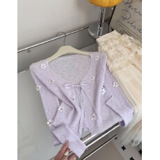 批发韩版高级感长袖V领针织衫女夏季新款小个子休闲风紫色上衣内搭