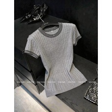 批发韩系穿搭撞色条纹圆领短袖针织衫女夏季新款修身显瘦百搭上衣