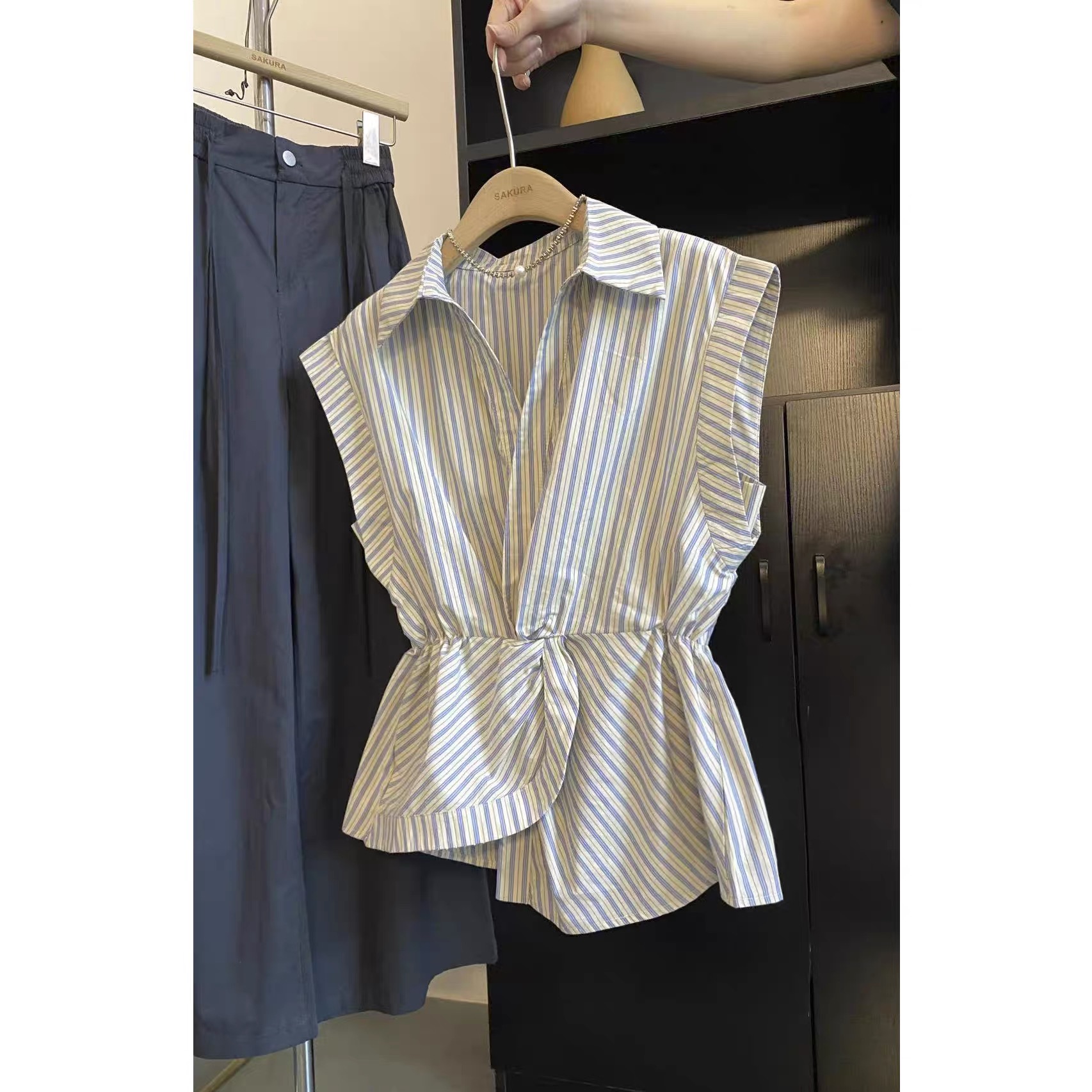 한 부서 품격 POLO 칼라 스트라이프 패치워크 민소매 여성 셔츠 여름 출퇴근 다용도 몸매 가꾸기 슬림해 보이는 어깨 맨위