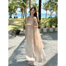 批发法式超仙<b class='q'>吊带</b>连衣裙女夏季高级感显瘦三亚海边度假风沙滩<b class='q'>长裙</b>