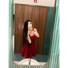 批发【天鹅吻】纯欲版型 摇曳<b class='q'>花苞</b>摆 清纯方领吊带<b class='q'>连衣裙</b>女针织裙