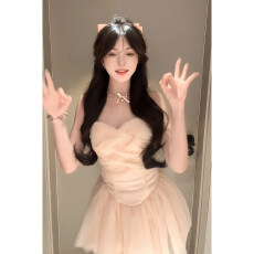 批发设计感高级感粉色抹胸上衣+独特漂亮绝美半身裙<b class='q'>公主</b>套装2026春