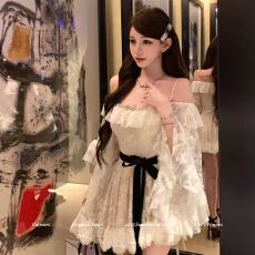 批发Catyears猫年 缪斯贵女~立体提花蕾丝荷叶边沙漏腰连衣裙配花苞裤