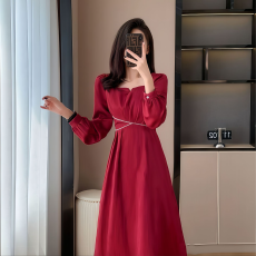 批发2025<b class='q'>秋冬</b>装新款姐妹女装不规则长裙显瘦长袖度假碎花<b class='q'>连衣裙</b>小V领