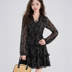 批发夏休闲法式复古雪纺碎花连衣裙女秋冬季新款小个子收腰显瘦小黑裙