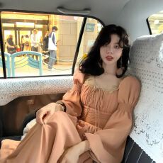 批发高级感名媛方领过膝连衣裙女<b class='q'>夏季</b>新款收腰气质仙女温柔风法式长裙