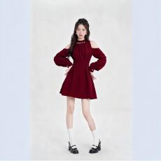 批发韩版露肩小黑裙早春外套辣妹连衣裙女收腰一字肩蓬蓬裙子甜美<b class='q'>时尚</b>