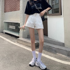 批发超高腰<b class='q'>牛仔</b><b class='q'>短裤</b>女新款ins风韩版双扣宽松显瘦<b class='q'>卷</b><b class='q'>边</b>阔腿a字热裤子夏