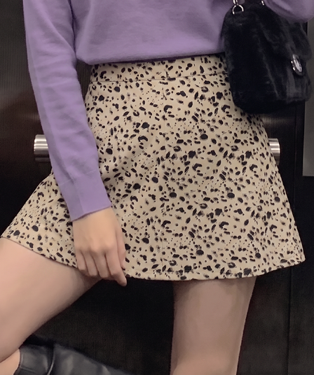 빅 사이즈 여성 의류 레오파드 무늬 한 마디 반신 스커트 여성 여름 얇은 스타일 하이웨이스트 슬림해 보이는 노출 방지 미니 스커트 출퇴근 착용 가져 가라. 치마