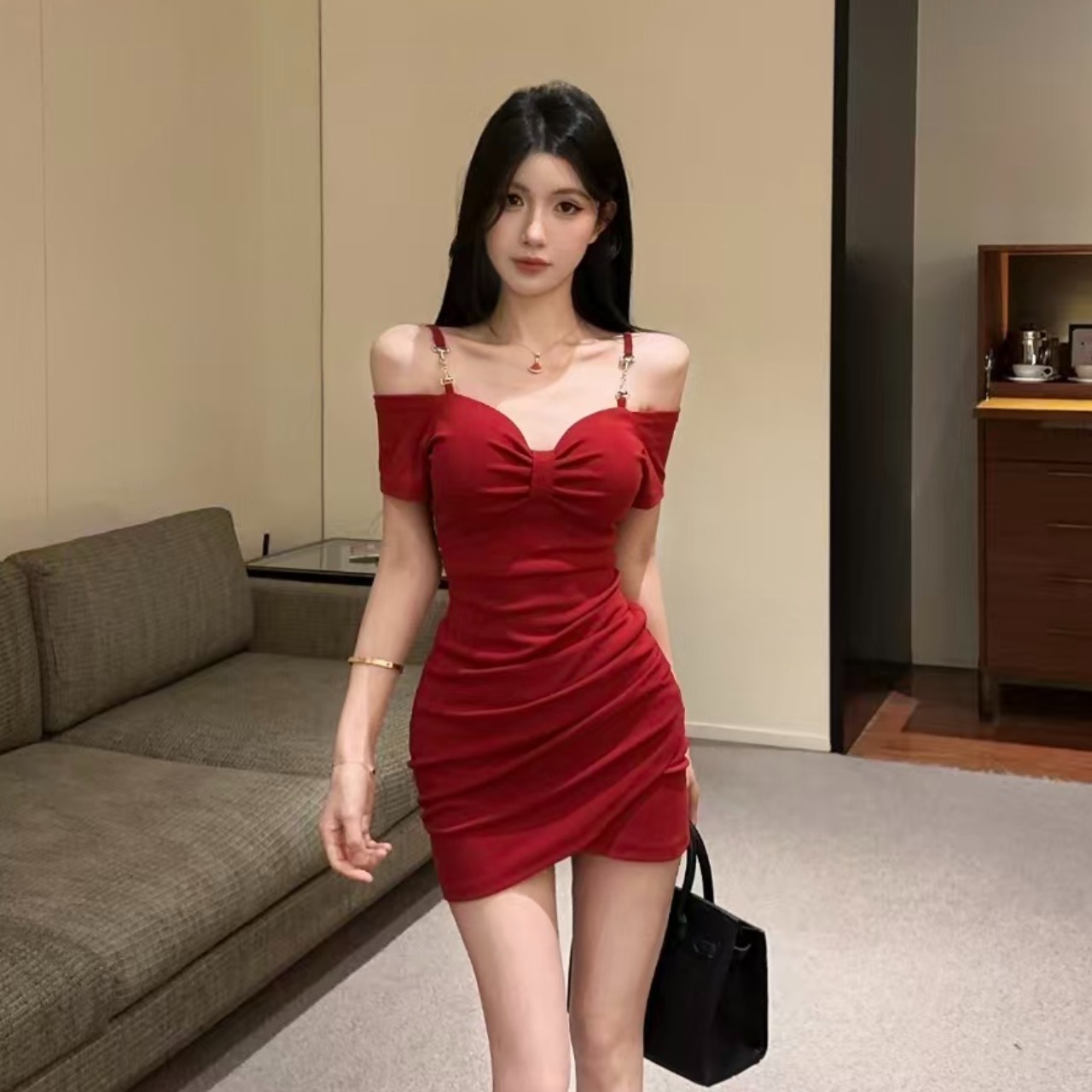 실사 섹시함 낮은 가슴 면 소재 타이트 스커트 만나는 쇼트 스타일 드레스