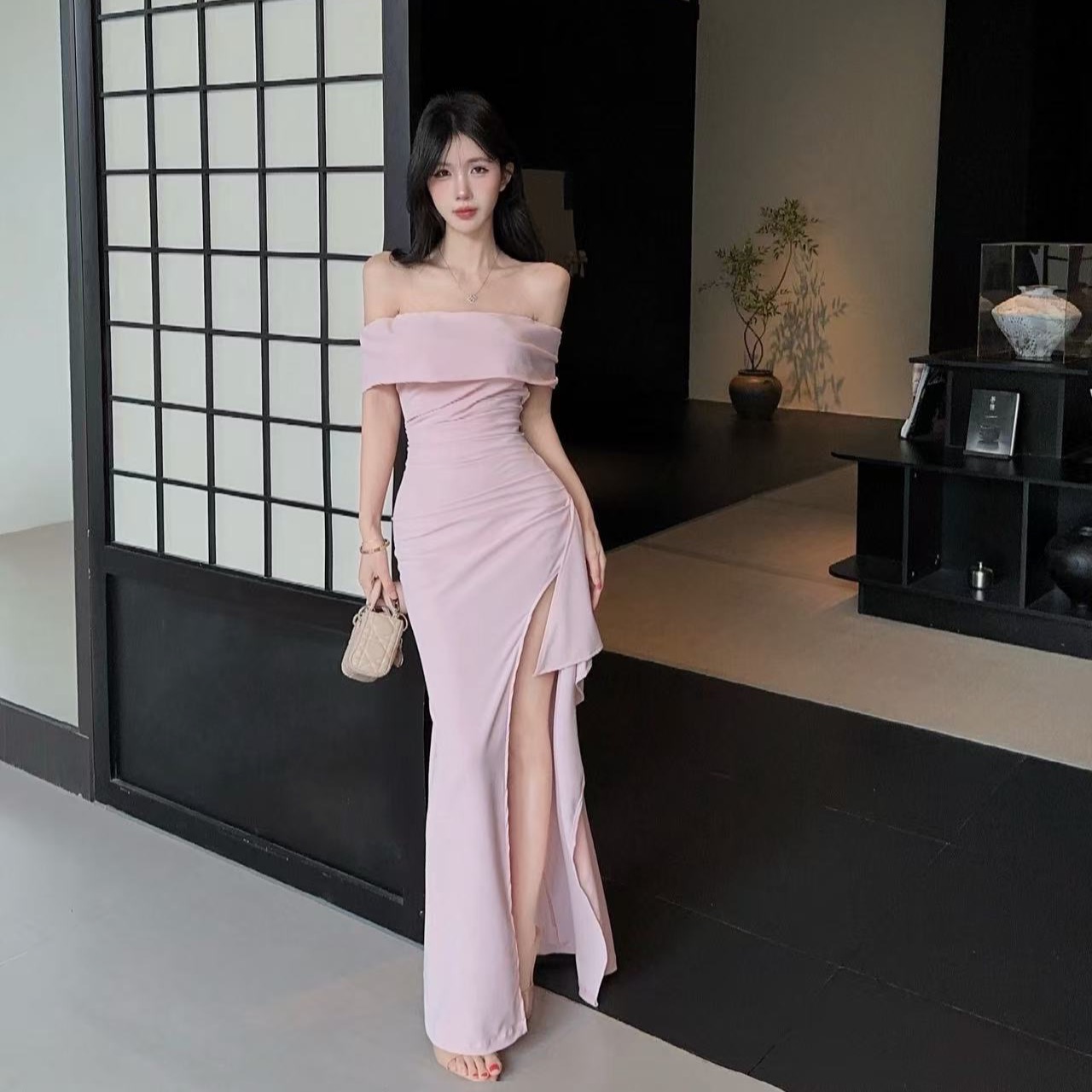 长款高开衩一字领连衣裙 服裝批發女裝批發服飾貨源