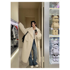 批发工厂直销2025新款羊羔毛皮草女中长款皮毛一体大衣休闲外套设计感