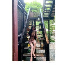 批发法式v领浪漫紫色<b class='q'>豹纹</b>油画斜裁夏季度假风修身吊带<b class='q'>连衣裙</b>