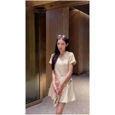 批发法式高级感气质镶钻短袖<b class='q'>连衣裙</b>女<b class='q'>夏</b>季新款小个子时尚收腰A字短裙