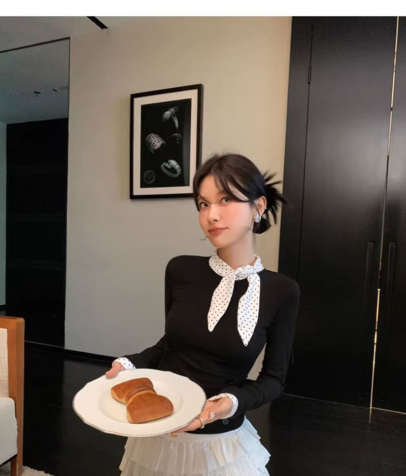 원본 품질 프랑스식 디자인 센스 도트 무늬 배색 패치워크 허리 수축 단추 티셔츠 여성 2026 봄 새로운