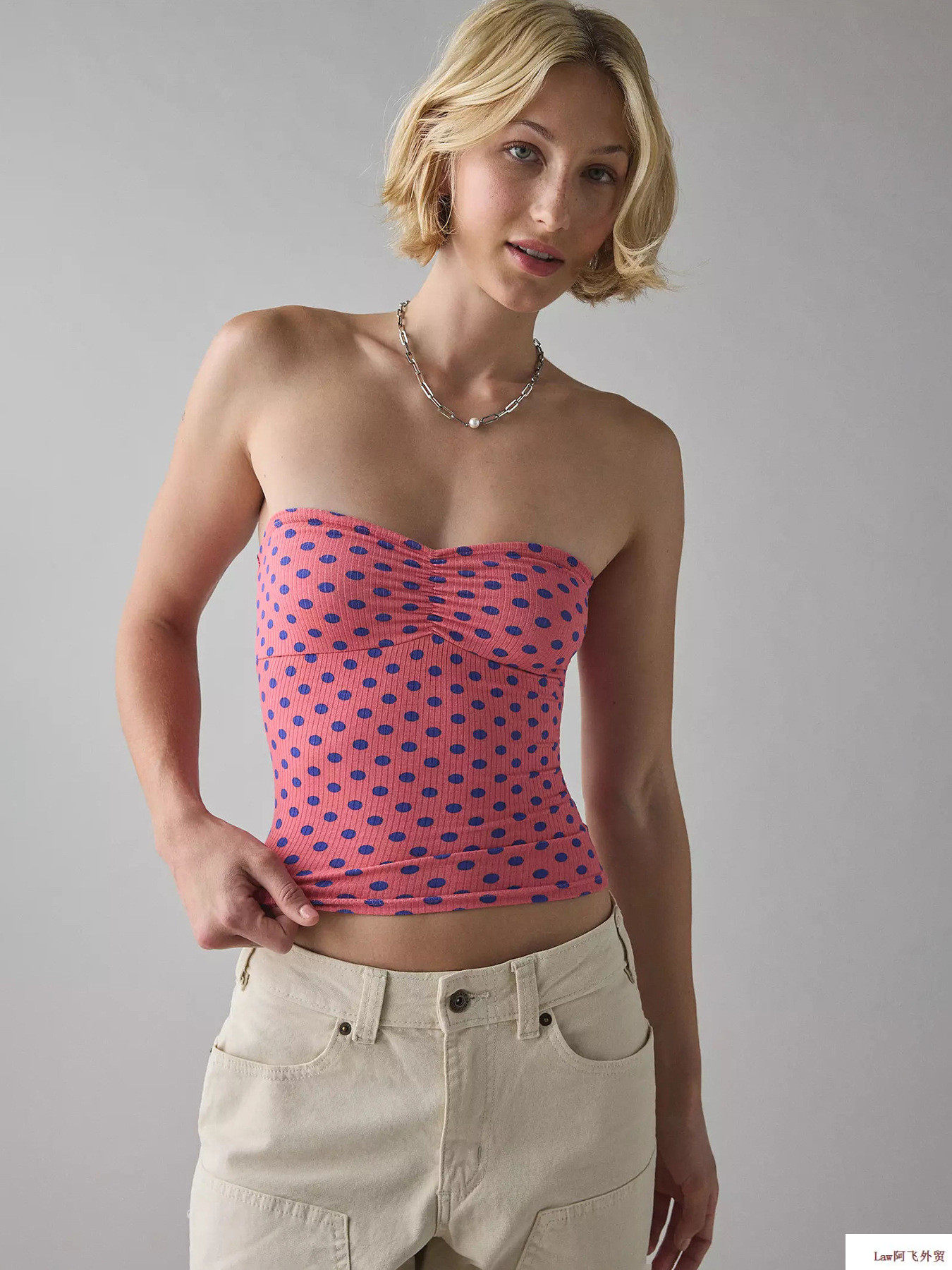 short sleeved t-shirt slim short top 조끼 쇼트 스타일 작은 셔츠 오프숄더 민소매 맨위