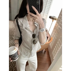 春季新款高智老钱清爽感薄款条纹衬衫上衣女小个子外穿超仙爆款
