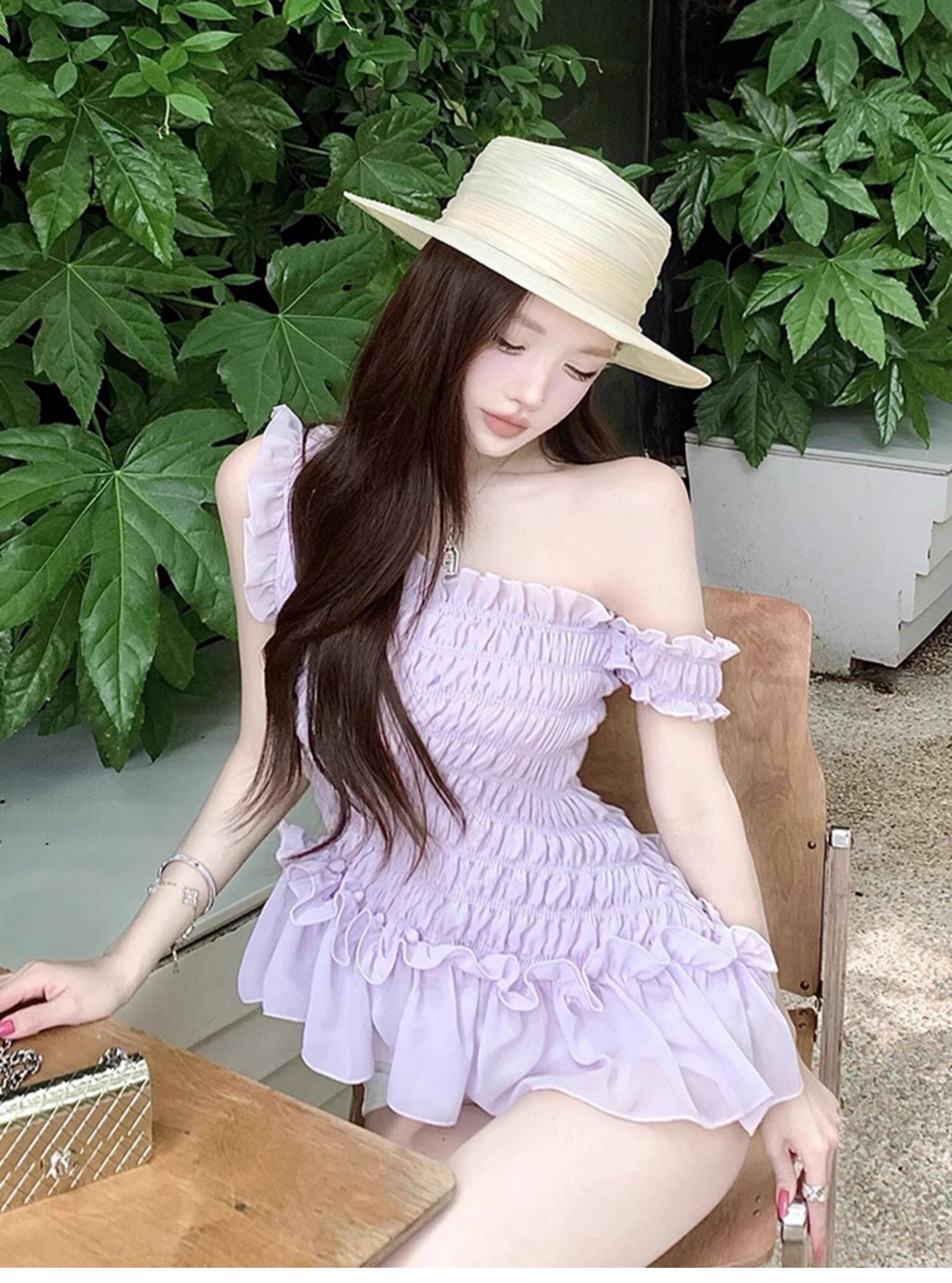 작은 대중 소금 부서 보라색 프릴 비스듬한 칼라 캐미솔 2026 새로운 달콤한 부서 도파민 디스플레이 화이트 몸매 가꾸기 맨위
