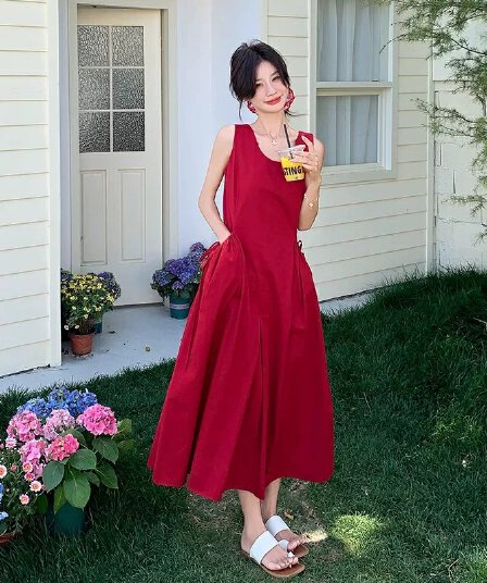 빨간색 프랑스식 낭만주의 빛 요리 한 바람 여성 드레스 2026 년 여름 새로운 불규칙 달콤함 연령 감소 조끼 스커트