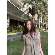 批发原版质量法式<b class='q'>休闲</b>时尚<b class='q'>套装</b>女装2026夏季无袖白色披肩设计感两件套