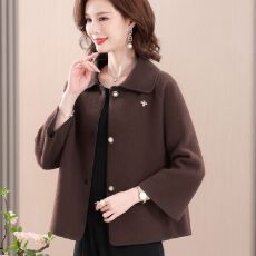 批发新款<b class='q'>妈妈</b>装洋气毛呢短外套女中老年高档时尚宽松秋装毛呢外套