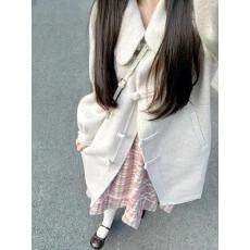 批发燕麦色呢子大衣<b class='q'>女</b>2025秋冬新款高级感韩系赫本风气质加厚毛呢<b class='q'>外套</b>