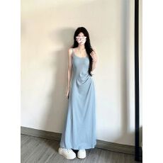 批发2026新款甜辣<b class='q'>连衣裙</b>女夏季法式吊带长裙垂感修身气质度假裙子