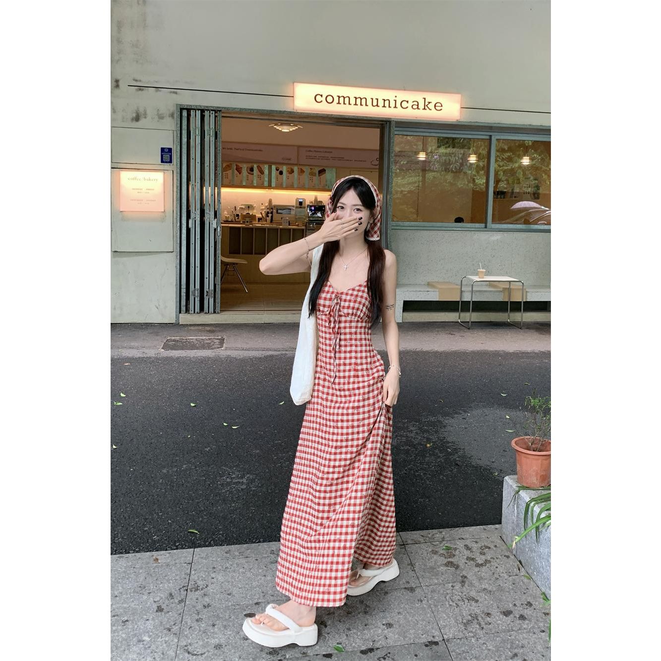 프랑스식 빨간색 체크무늬 슬립 여성 드레스 여름 허리 수축 한 마디 치마 해변가 휴가 품격 백리스 롱 스커트