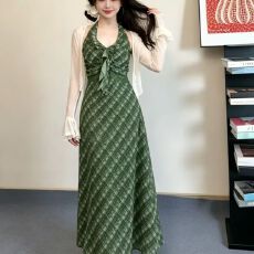 批发复古清新绿格纹吊带<b class='q'>连衣裙</b>女2026新款温柔气质收腰显瘦<b class='q'>露背</b>长裙