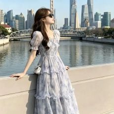 批发法式碎花<b class='q'>连衣裙</b>女夏季超仙新款方领泡泡袖收腰显瘦雪纺长裙温柔风