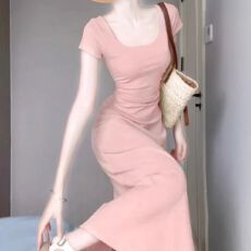 批发粉色<b class='q'>连衣裙</b>女夏季修身多巴胺掐腰显瘦樱花出片新款夏秋绝美包臀裙