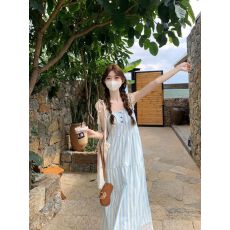 批发甜美法式海边度假风蓝条纹吊带<b class='q'>连衣裙</b>夏季新款多巴胺长裙子外穿